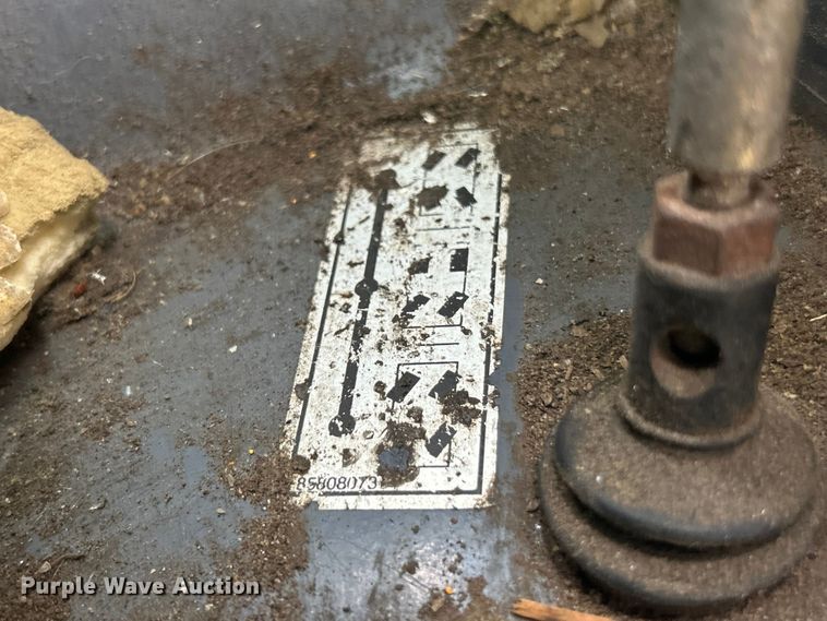 image for item ET3294 2000 New Holland LM430 telehandler