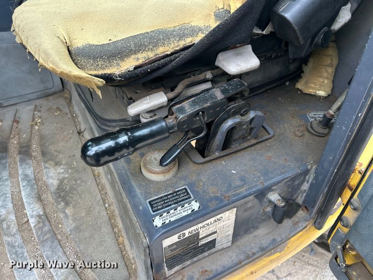 image for item ET3294 2000 New Holland LM430 telehandler