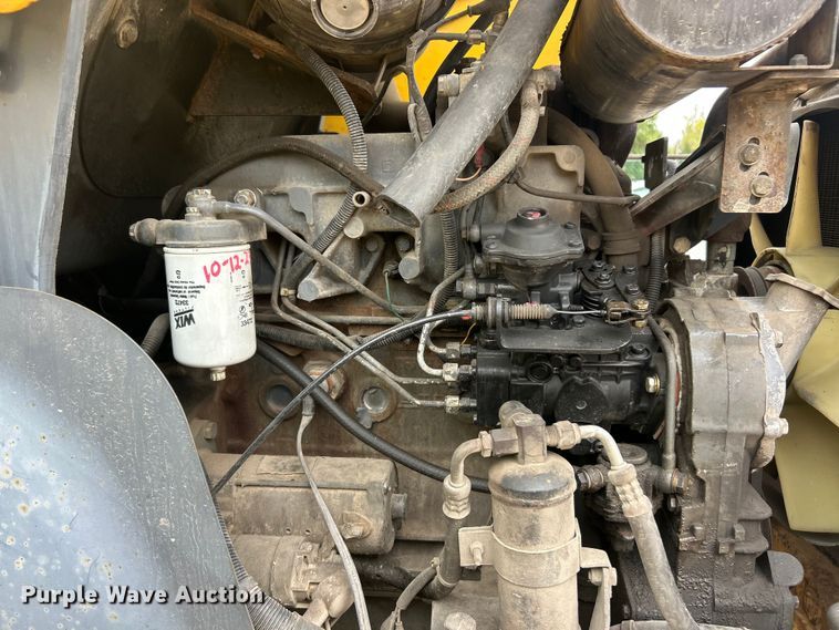 image for item ET3294 2000 New Holland LM430 telehandler