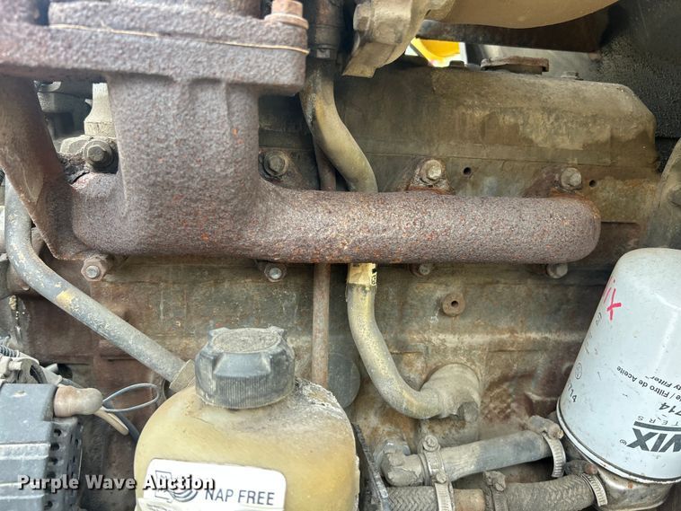 image for item ET3294 2000 New Holland LM430 telehandler