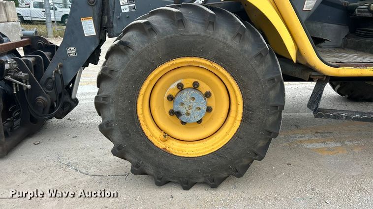 image for item ET3294 2000 New Holland LM430 telehandler