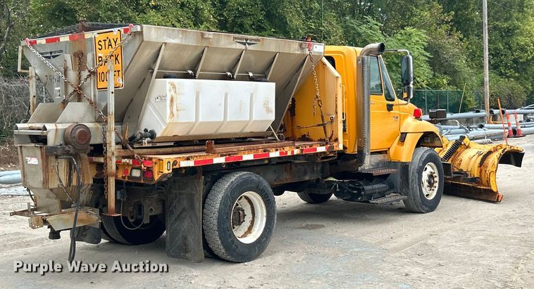 image for item ET3295 2006 International SA525 dump flatbed truck