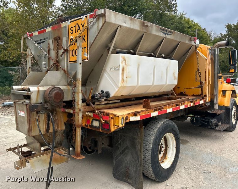 image for item ET3295 2006 International SA525 dump flatbed truck