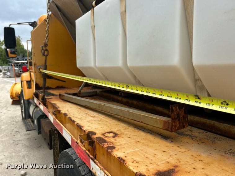 image for item ET3295 2006 International SA525 dump flatbed truck