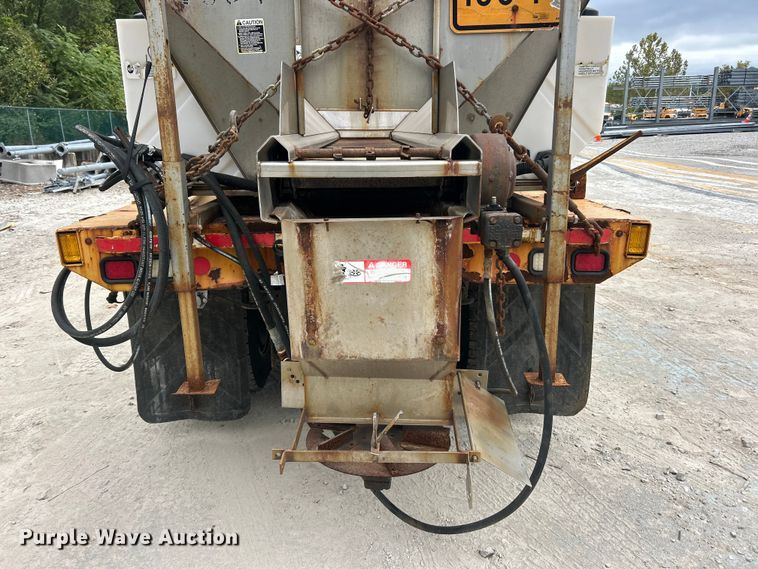 image for item ET3295 2006 International SA525 dump flatbed truck