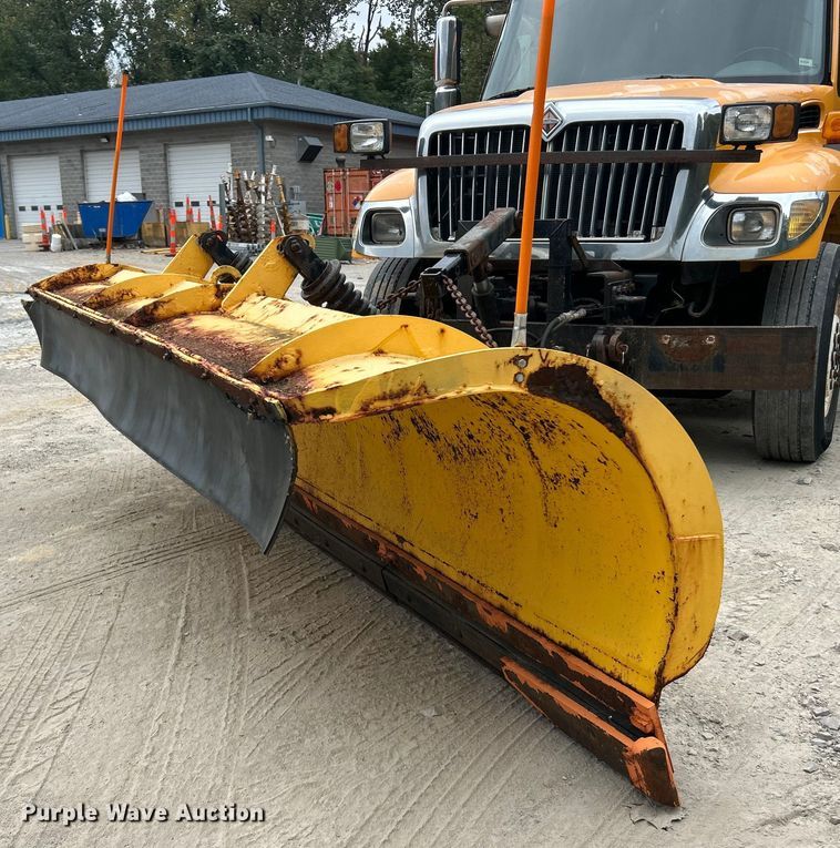 image for item ET3295 2006 International SA525 dump flatbed truck