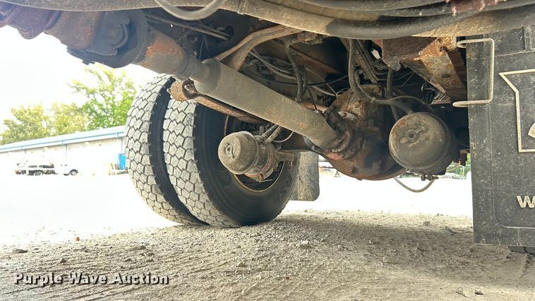 image for item ET3295 2006 International SA525 dump flatbed truck