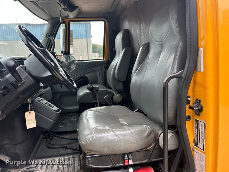 image for item ET3295 2006 International SA525 dump flatbed truck