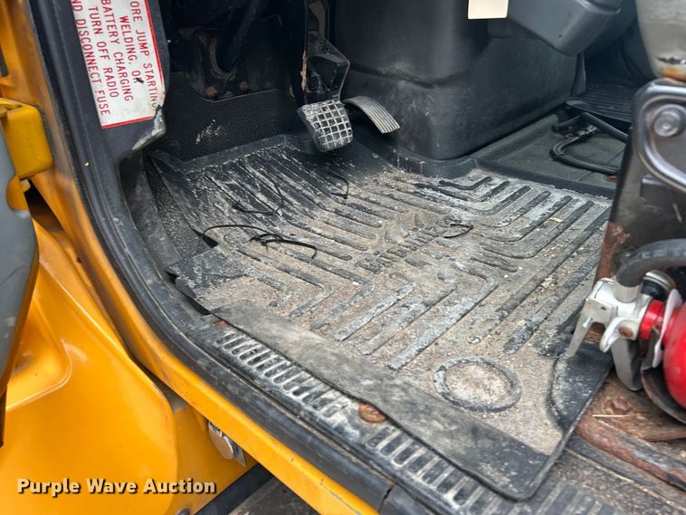 image for item ET3295 2006 International SA525 dump flatbed truck