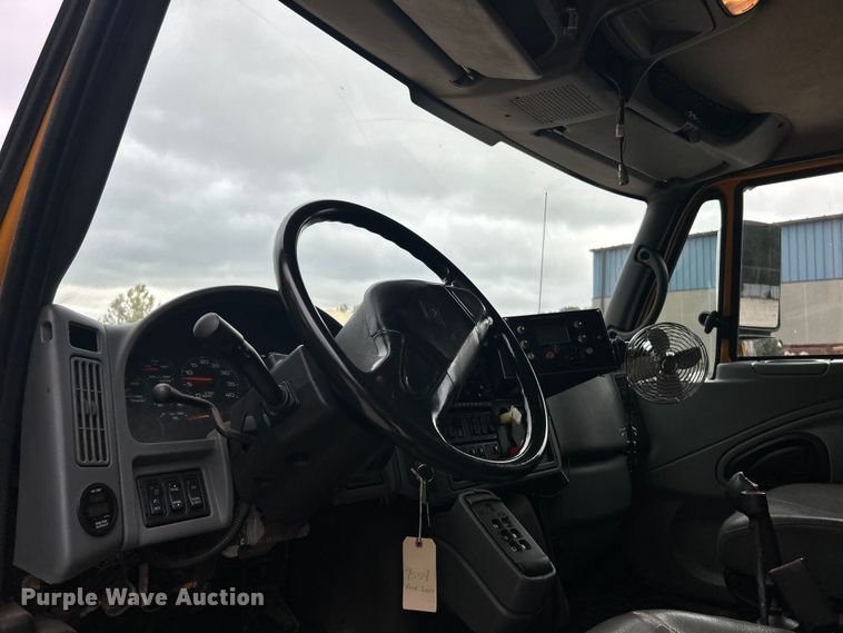 image for item ET3295 2006 International SA525 dump flatbed truck