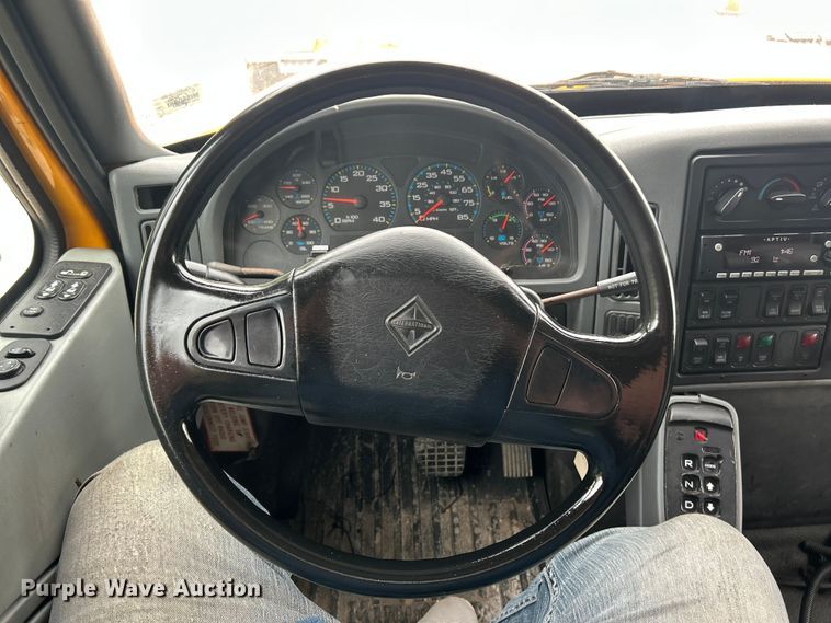 image for item ET3295 2006 International SA525 dump flatbed truck