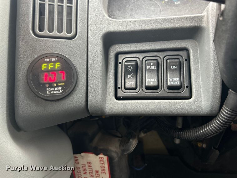 image for item ET3295 2006 International SA525 dump flatbed truck