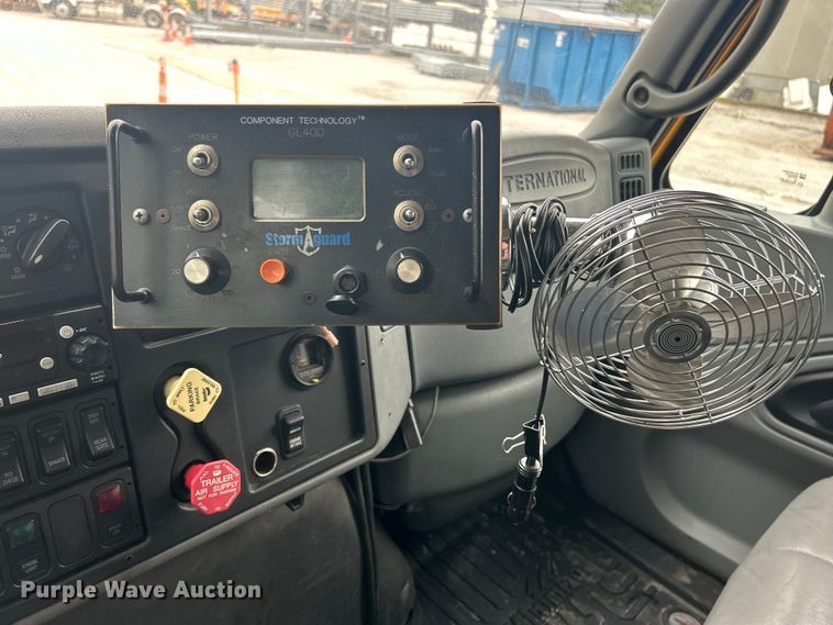 image for item ET3295 2006 International SA525 dump flatbed truck