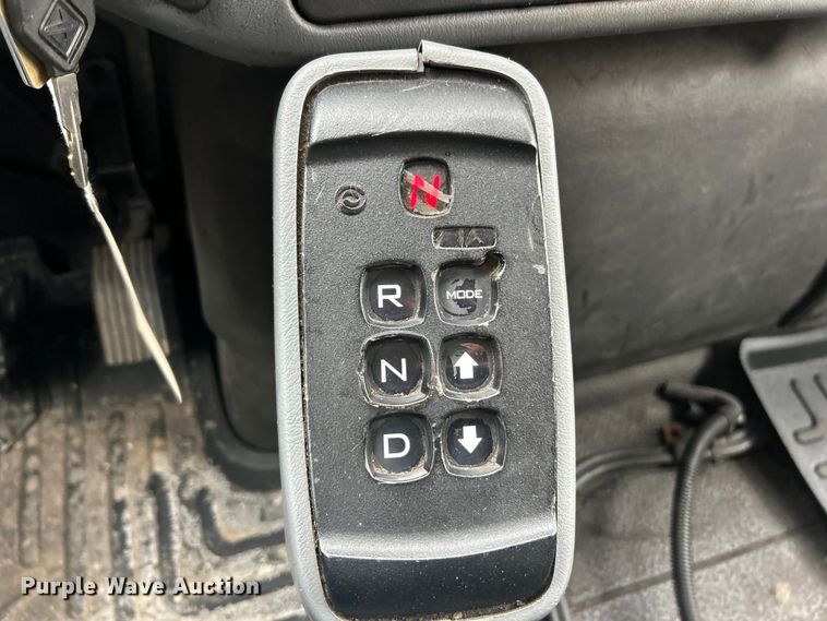 image for item ET3295 2006 International SA525 dump flatbed truck