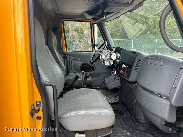 image for item ET3295 2006 International SA525 dump flatbed truck