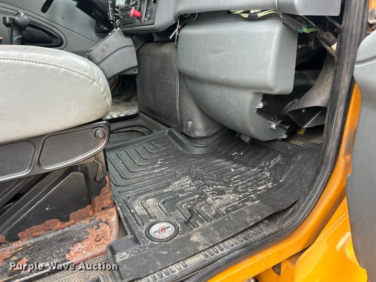 image for item ET3295 2006 International SA525 dump flatbed truck