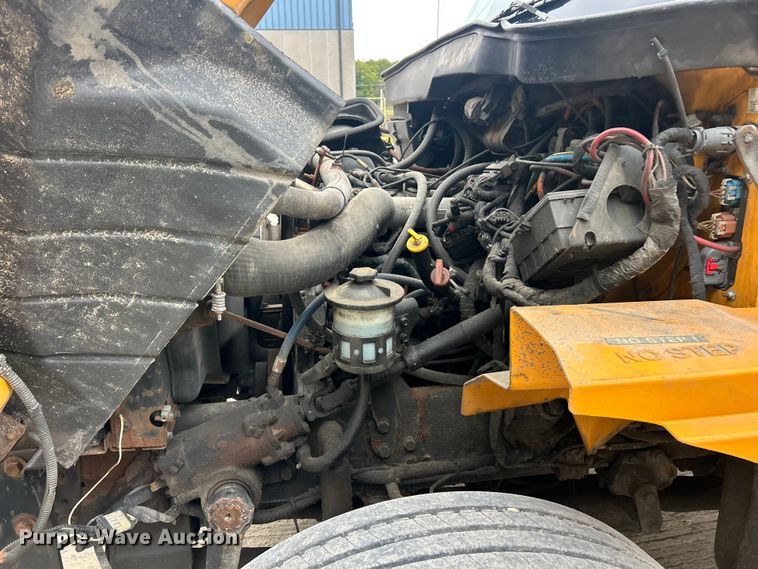 image for item ET3295 2006 International SA525 dump flatbed truck