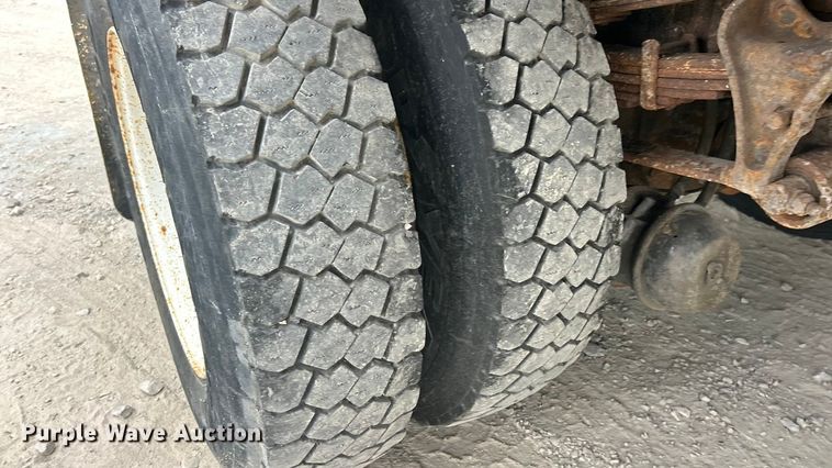 image for item ET3295 2006 International SA525 dump flatbed truck