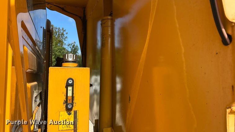 image for item ET3296 2005 International 7400 dump truck