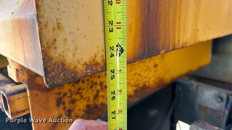 image for item ET3296 2005 International 7400 dump truck