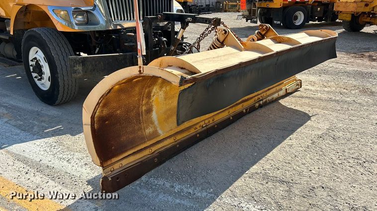 image for item ET3296 2005 International 7400 dump truck