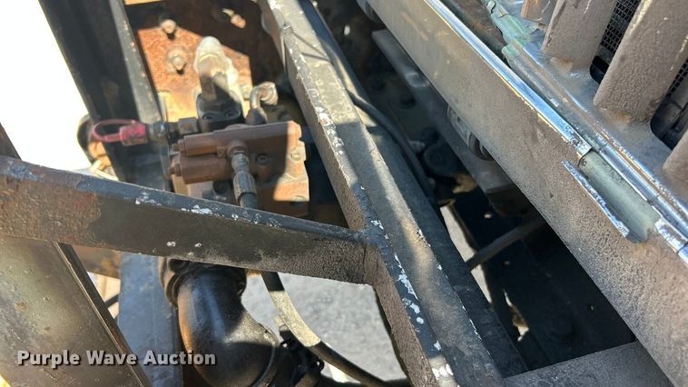 image for item ET3296 2005 International 7400 dump truck