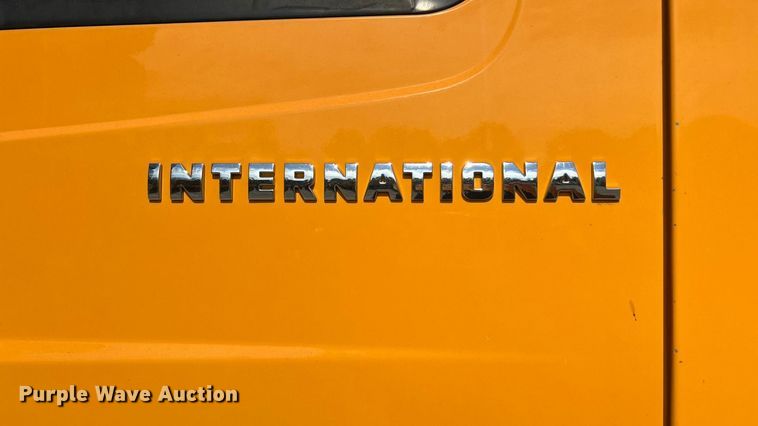 image for item ET3296 2005 International 7400 dump truck