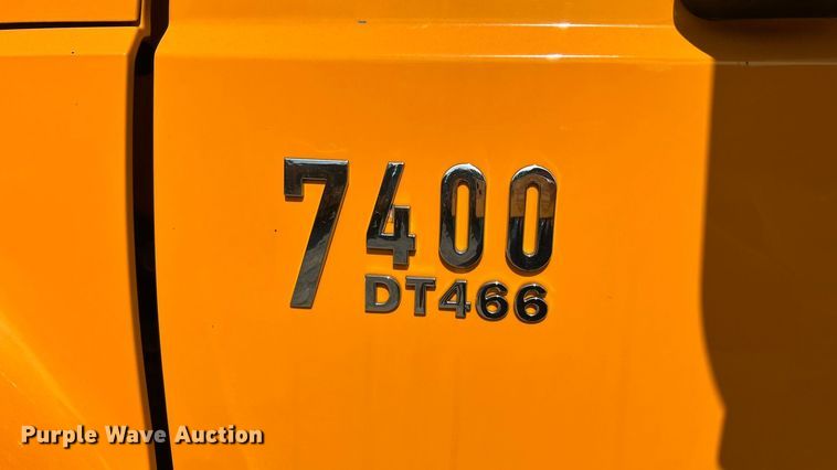 image for item ET3296 2005 International 7400 dump truck