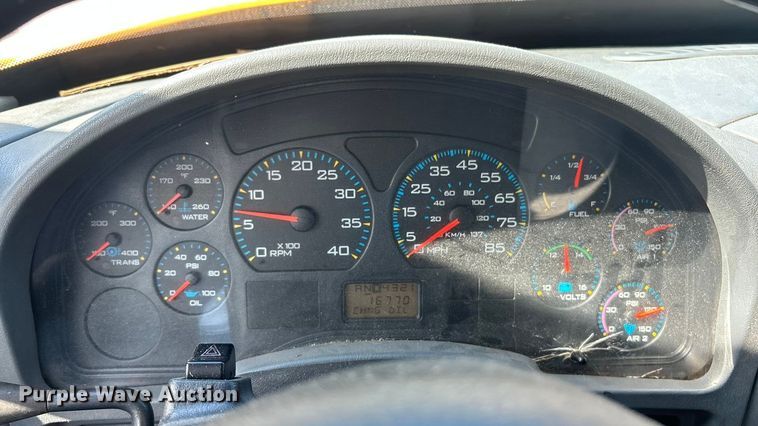 image for item ET3296 2005 International 7400 dump truck