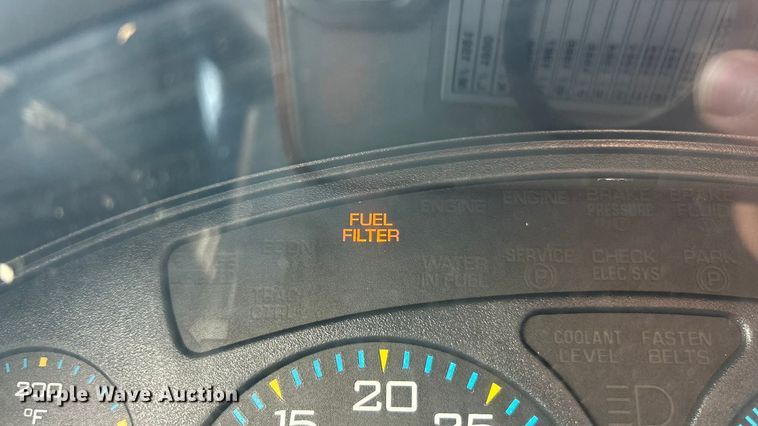 image for item ET3296 2005 International 7400 dump truck