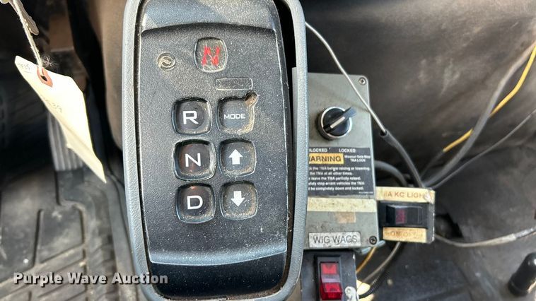 image for item ET3296 2005 International 7400 dump truck