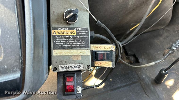 image for item ET3296 2005 International 7400 dump truck