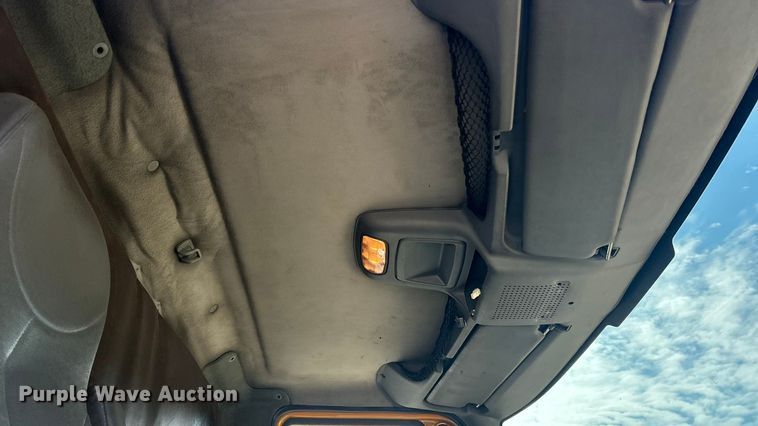 image for item ET3296 2005 International 7400 dump truck