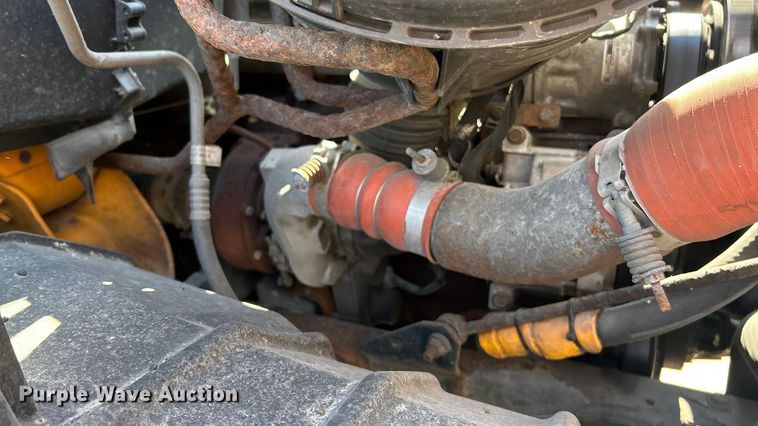 image for item ET3296 2005 International 7400 dump truck