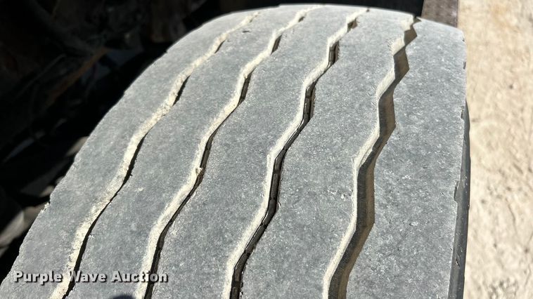 image for item ET3296 2005 International 7400 dump truck