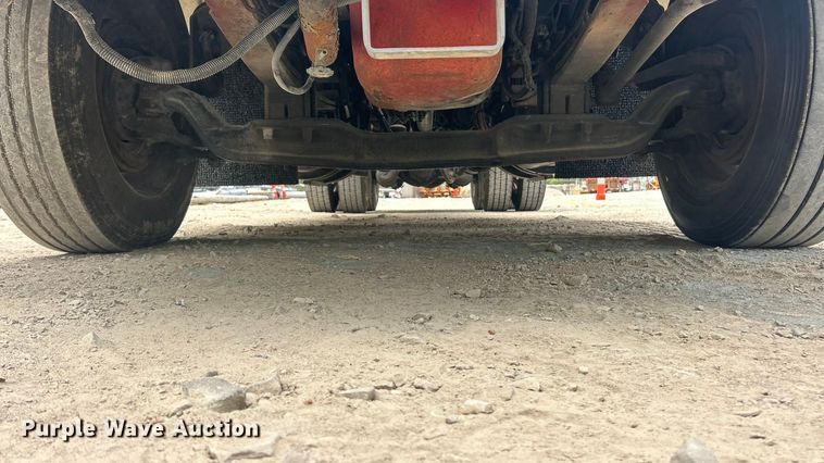 image for item ET3297 2014 Kenworth T800 semi truck