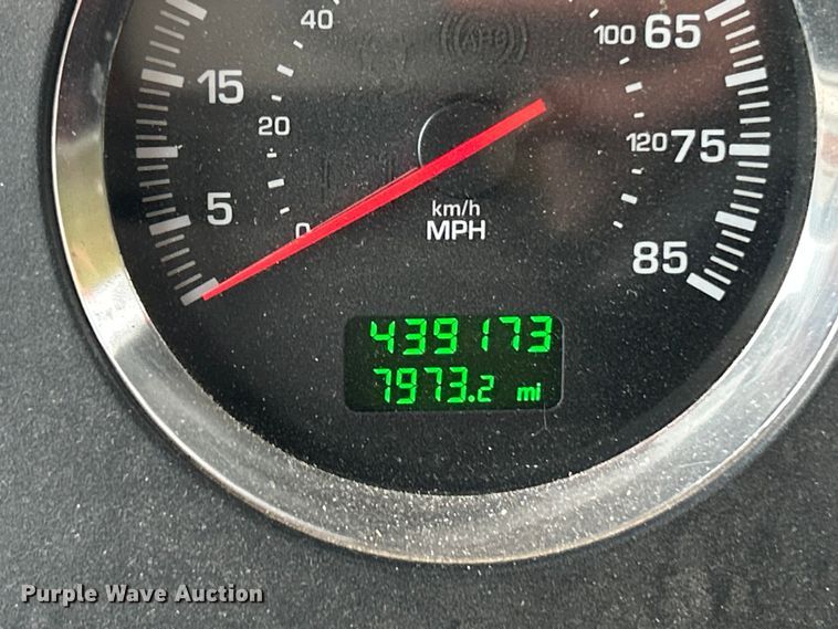 image for item ET3297 2014 Kenworth T800 semi truck