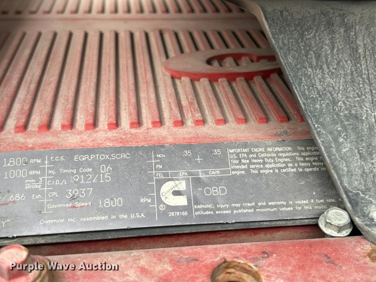 image for item ET3297 2014 Kenworth T800 semi truck