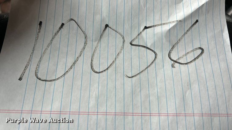 image for item ET3297 2014 Kenworth T800 semi truck