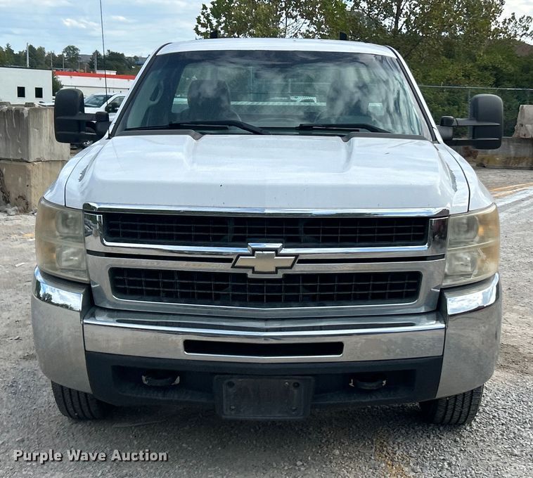 image for item ET3298 2008 Chevrolet Silverado 2500HD pickup truck