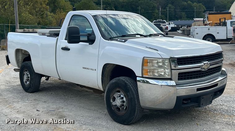 image for item ET3298 2008 Chevrolet Silverado 2500HD pickup truck