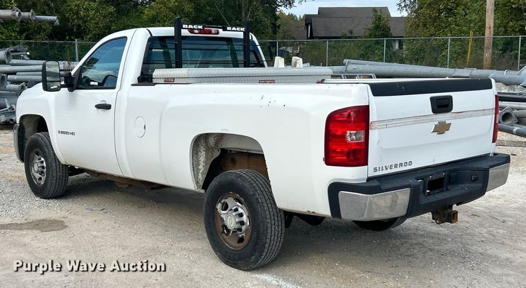 image for item ET3298 2008 Chevrolet Silverado 2500HD pickup truck