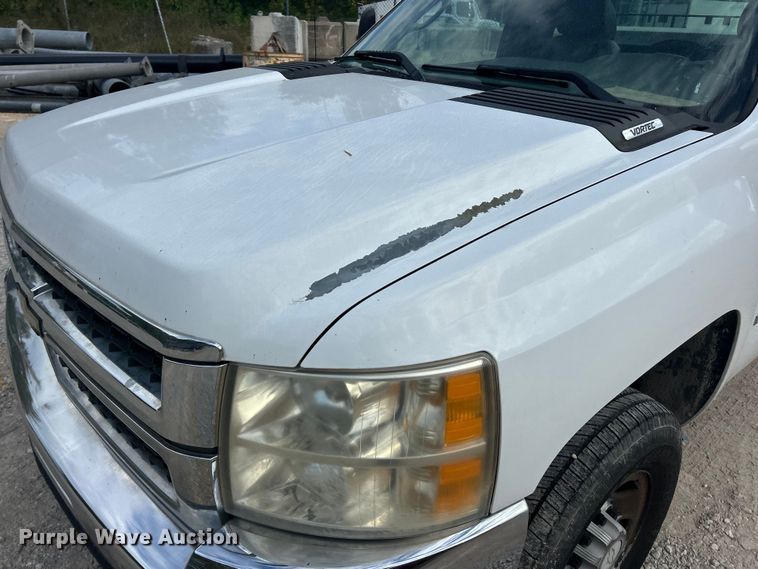 image for item ET3298 2008 Chevrolet Silverado 2500HD pickup truck