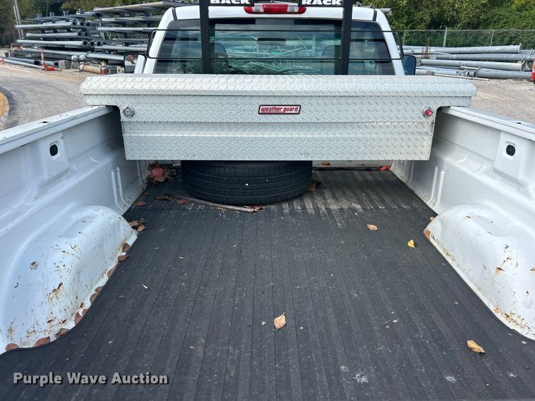 image for item ET3298 2008 Chevrolet Silverado 2500HD pickup truck