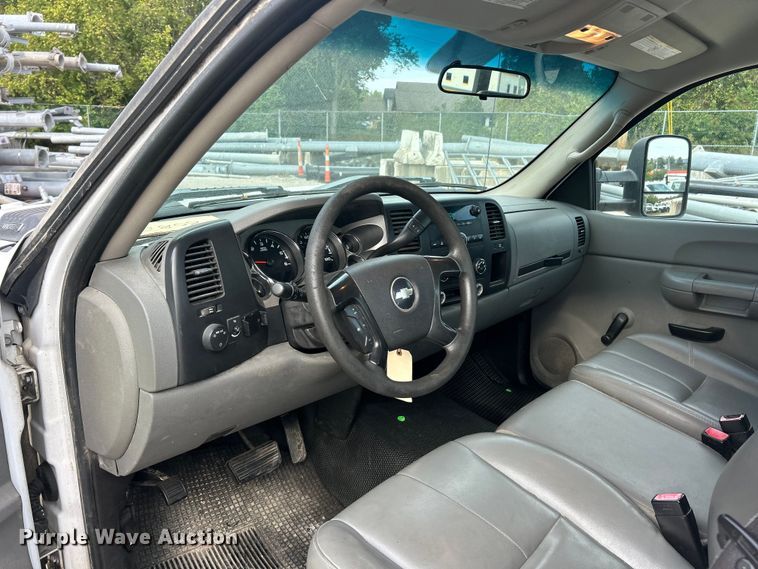 image for item ET3298 2008 Chevrolet Silverado 2500HD pickup truck