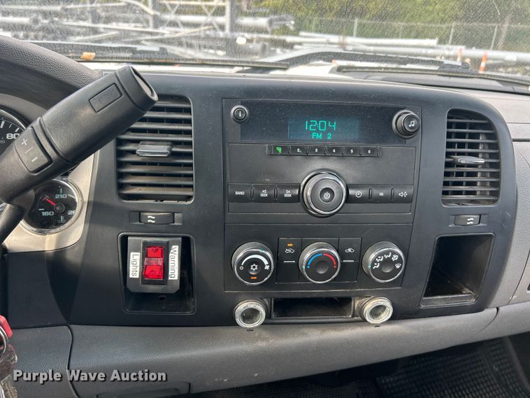 image for item ET3298 2008 Chevrolet Silverado 2500HD pickup truck