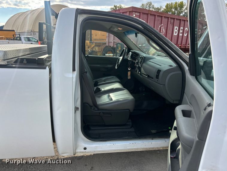 image for item ET3298 2008 Chevrolet Silverado 2500HD pickup truck