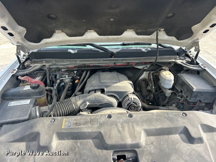 image for item ET3298 2008 Chevrolet Silverado 2500HD pickup truck