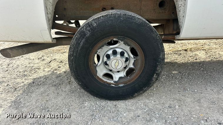 image for item ET3298 2008 Chevrolet Silverado 2500HD pickup truck