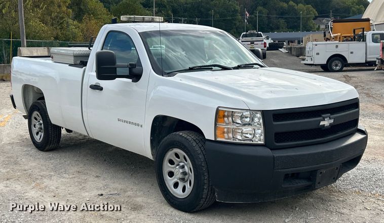 image for item ET3299 2008 Chevrolet Silverado 1500 pickup truck